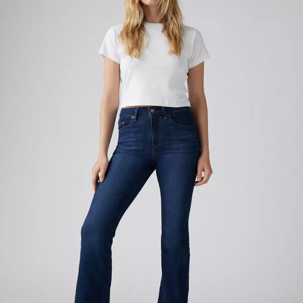 Levi’s 505 Straight Jeans Women's Size 6 Dark Blue Wash Flare/Bootcut
